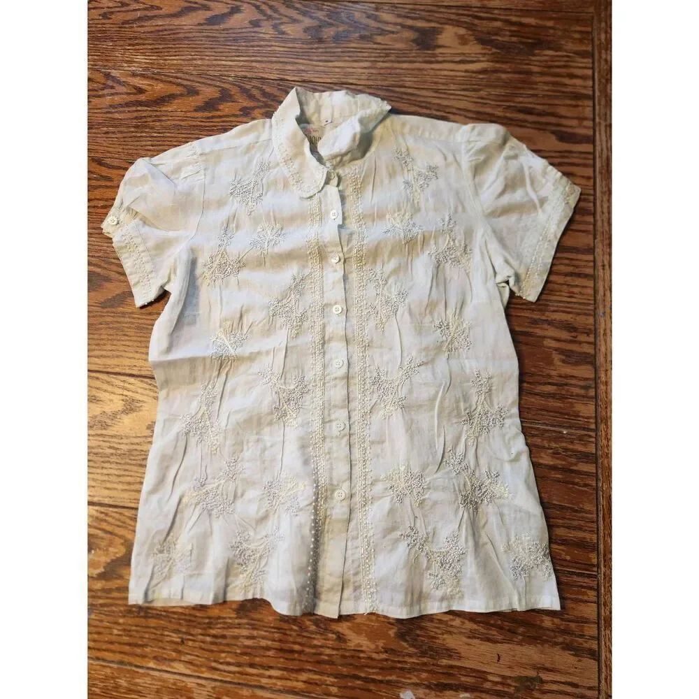 Johnny Was white embroidered button down shirt sz Small